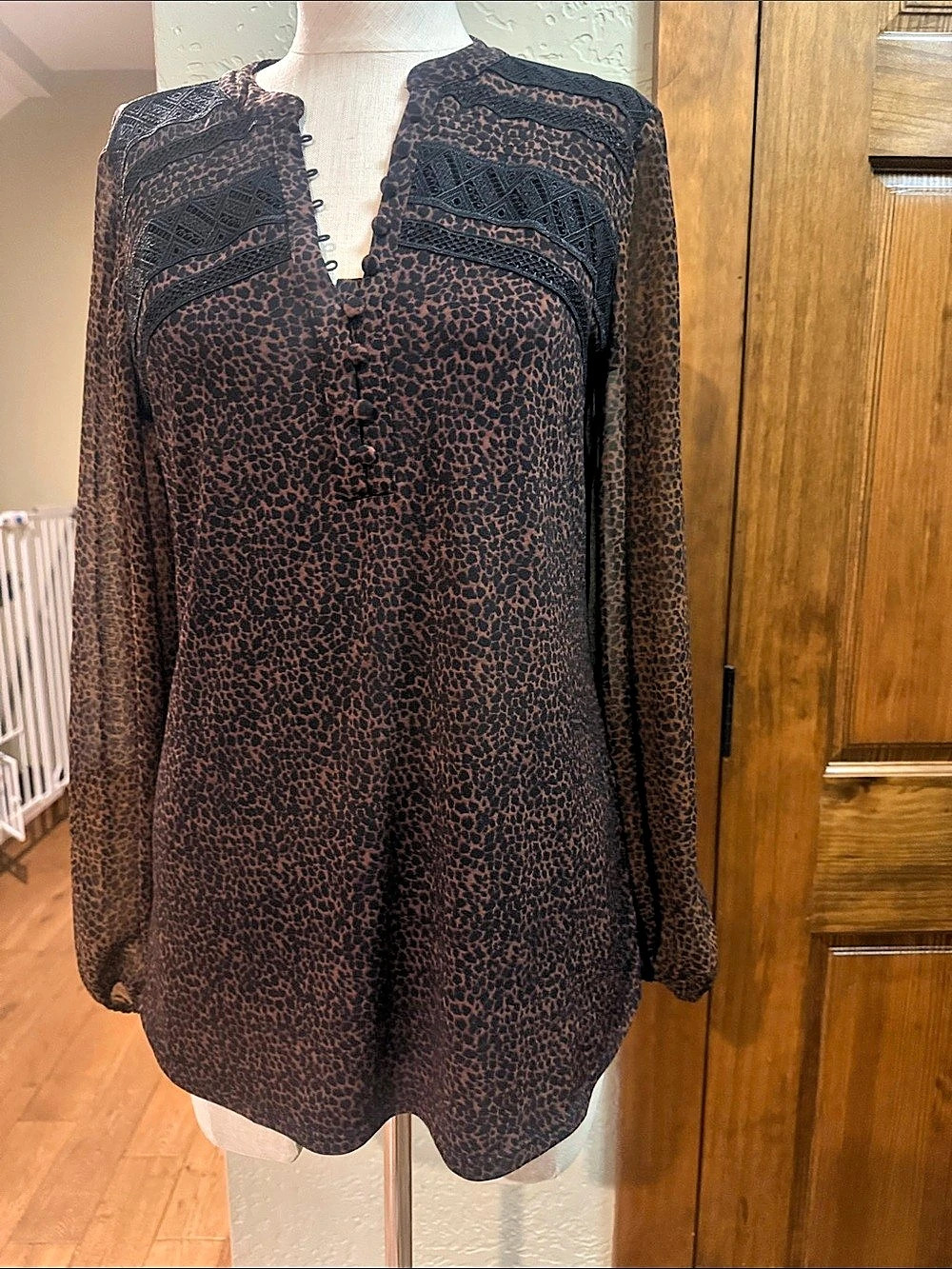 White House Black Market Animal Print Blouse in Brown & Black Size XS